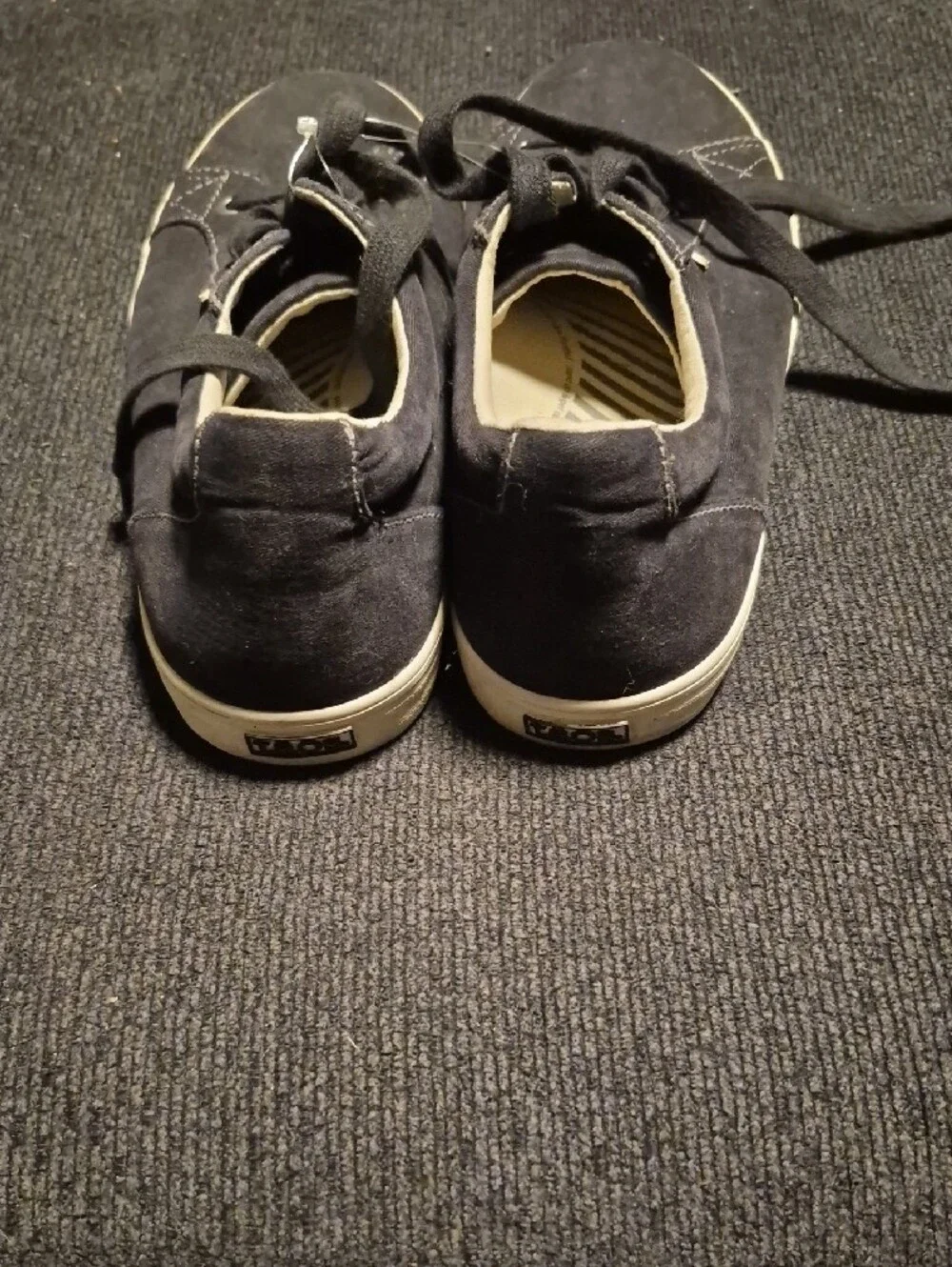 Taos Footwear Black Low-Top Canvas Sneakers with White Soles